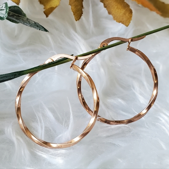 Jewelry - A20 NEW Twisted Rosegold Hoop Earrings